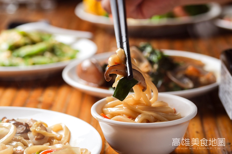 串門子日式海鮮串燒│高雄新興美食